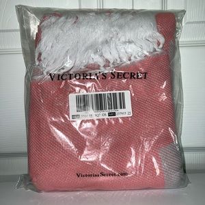 Victoria’s Secret Pink beach throw